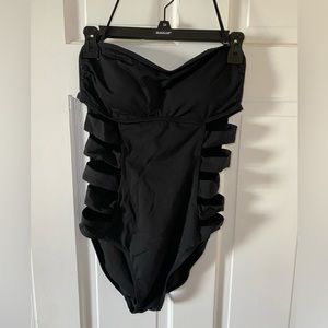 Kenneth Cole Reaction one piece swim suit